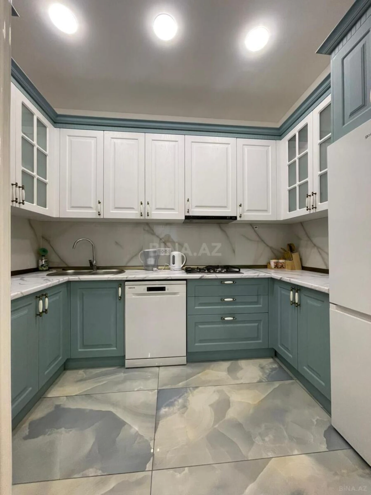 Satılır 3 otaqlı mənzil 93 m²