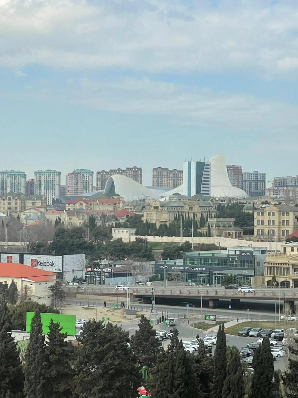 Satılır 3 otaqlı mənzil 93 m²