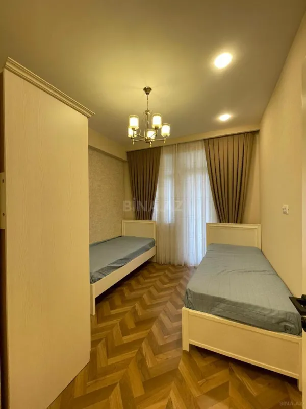 Satılır 3 otaqlı mənzil 93 m²