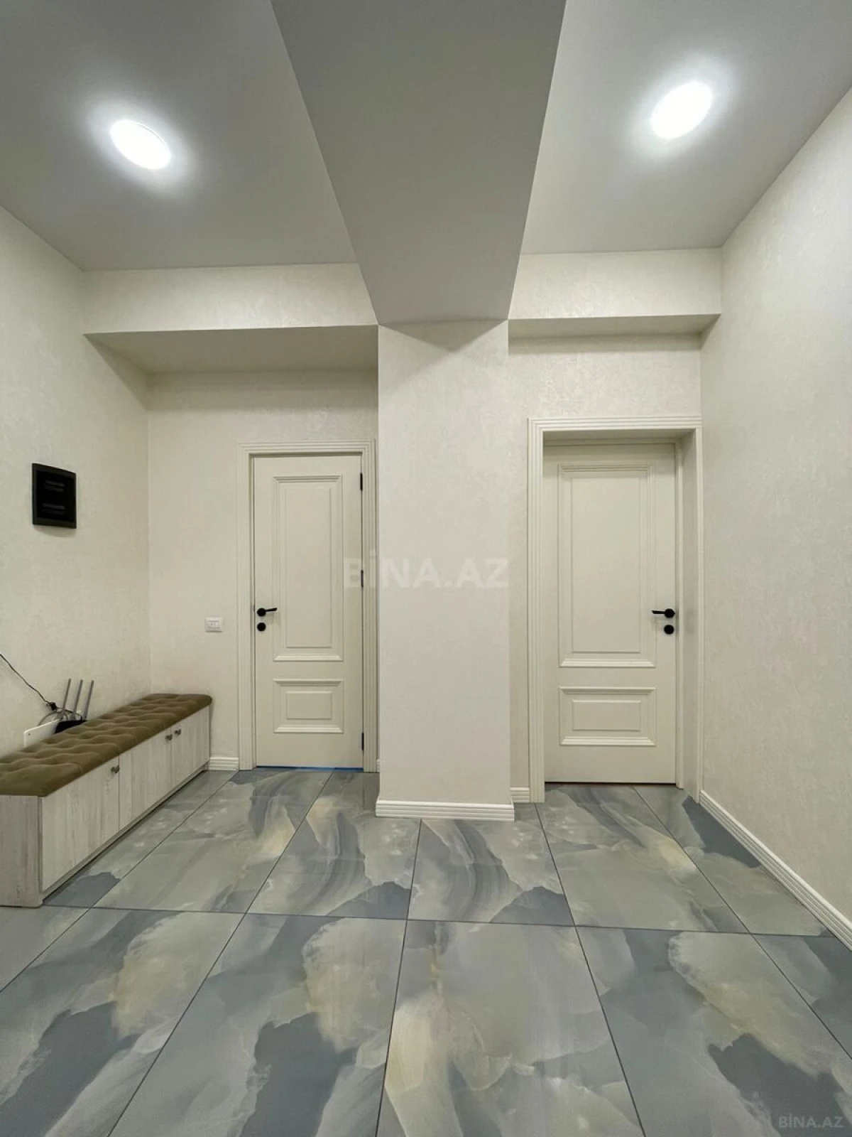 Satılır 3 otaqlı mənzil 93 m²