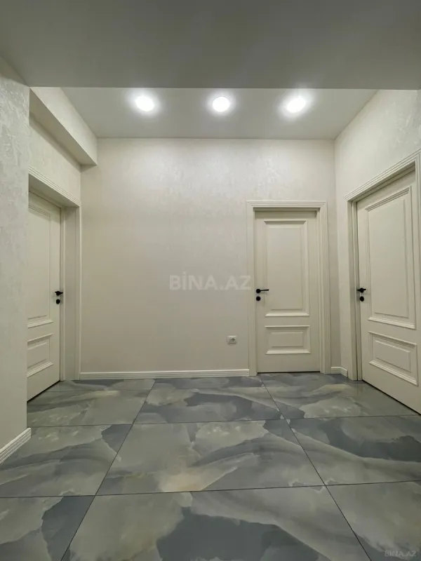 Satılır 3 otaqlı mənzil 93 m²