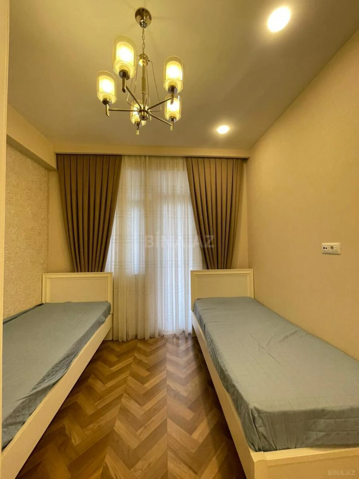 Satılır 3 otaqlı mənzil 93 m²