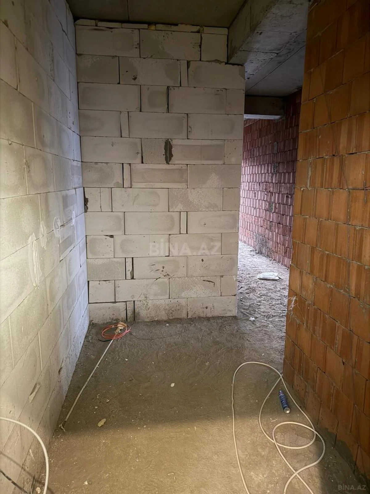 Satılır 3 otaqlı mənzil 108.8 m²