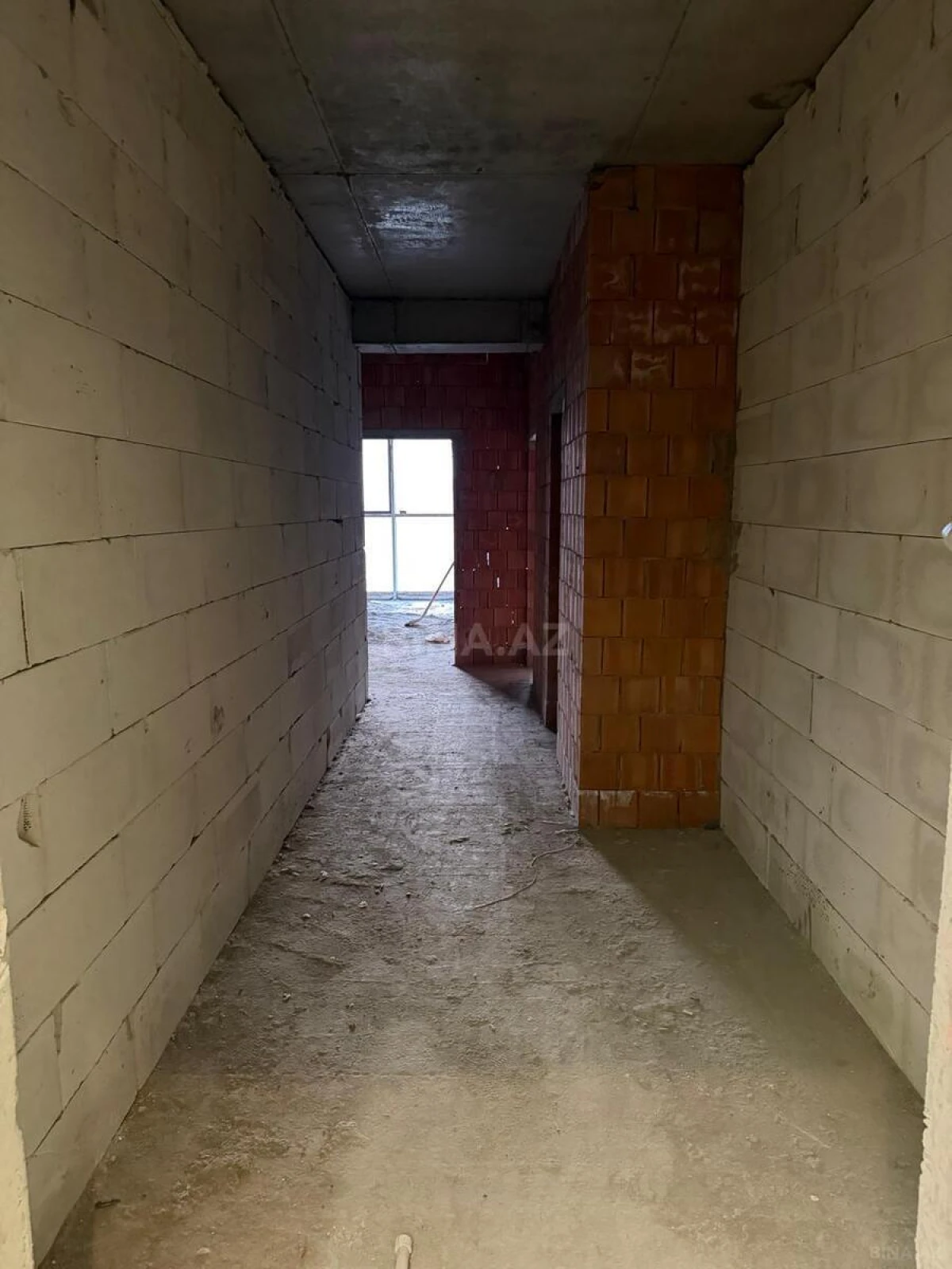 Satılır 3 otaqlı mənzil 124.1 m²