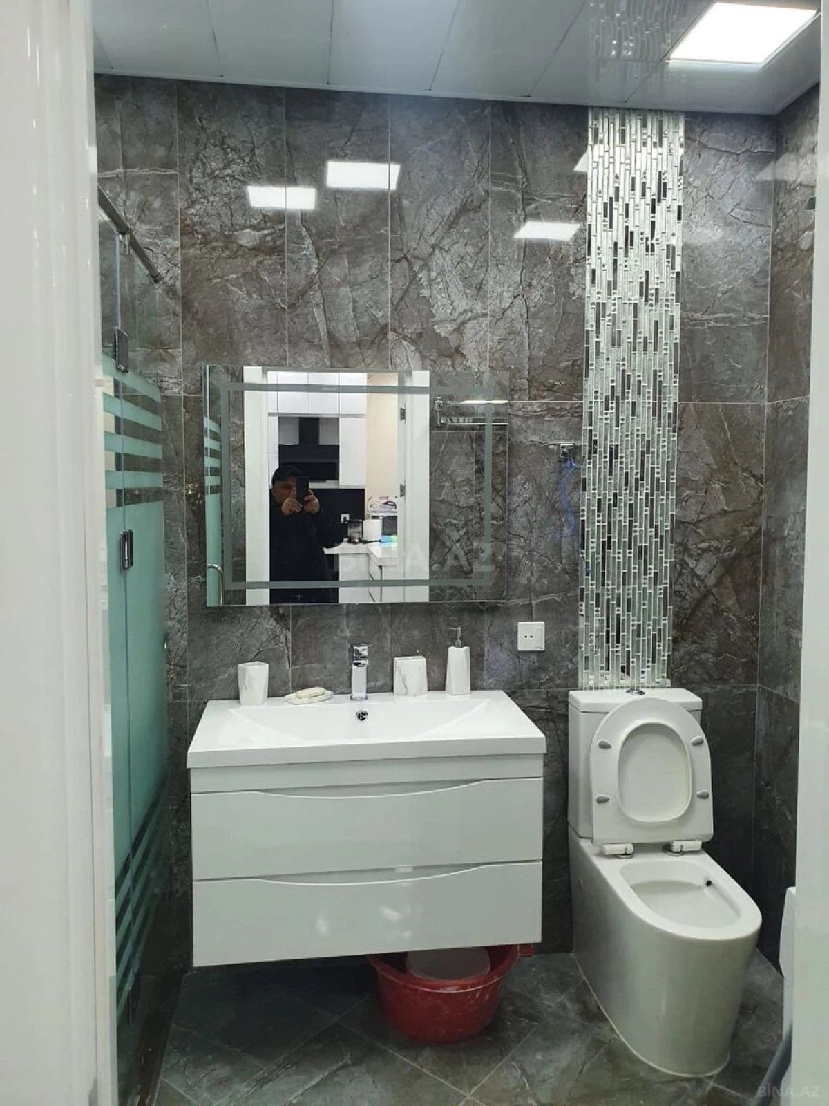 Kirayə verilir 2 otaqlı mənzil 67 m²