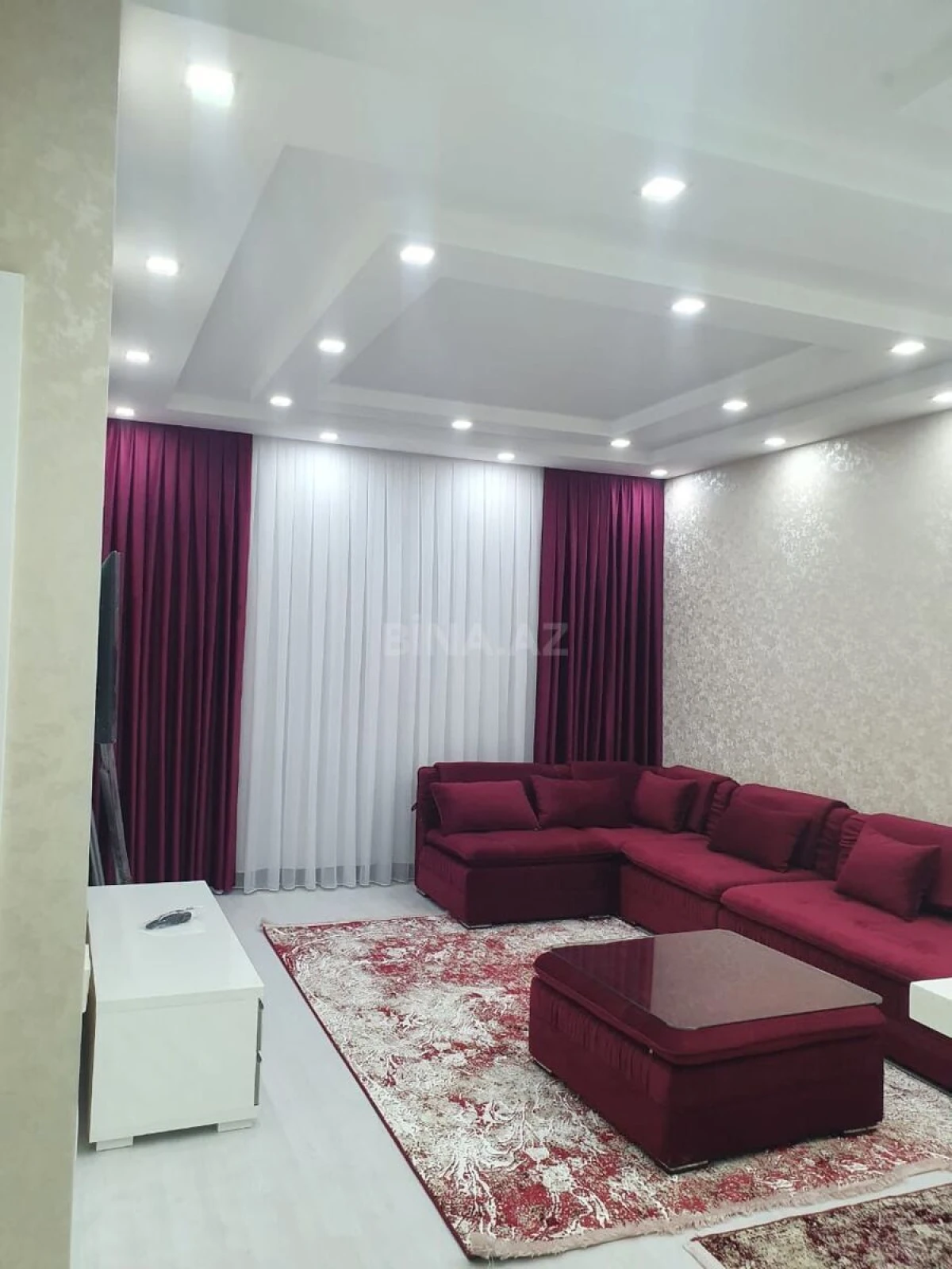 Kirayə verilir 2 otaqlı mənzil 67 m²