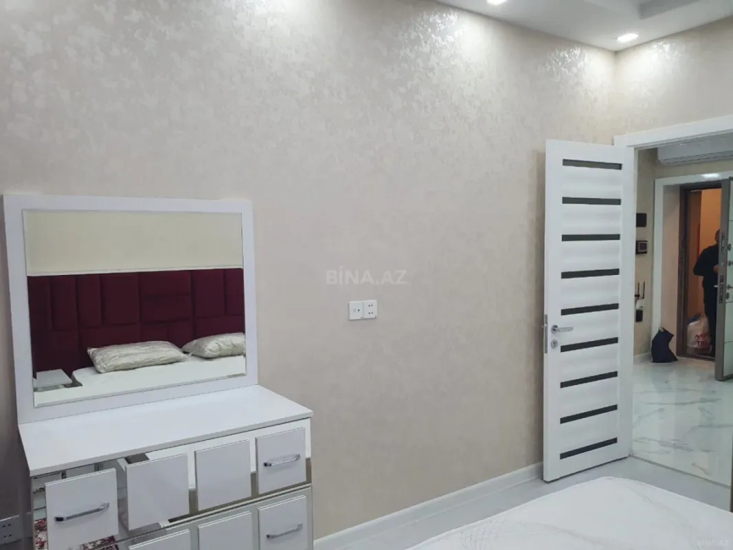 Kirayə verilir 2 otaqlı mənzil 67 m²