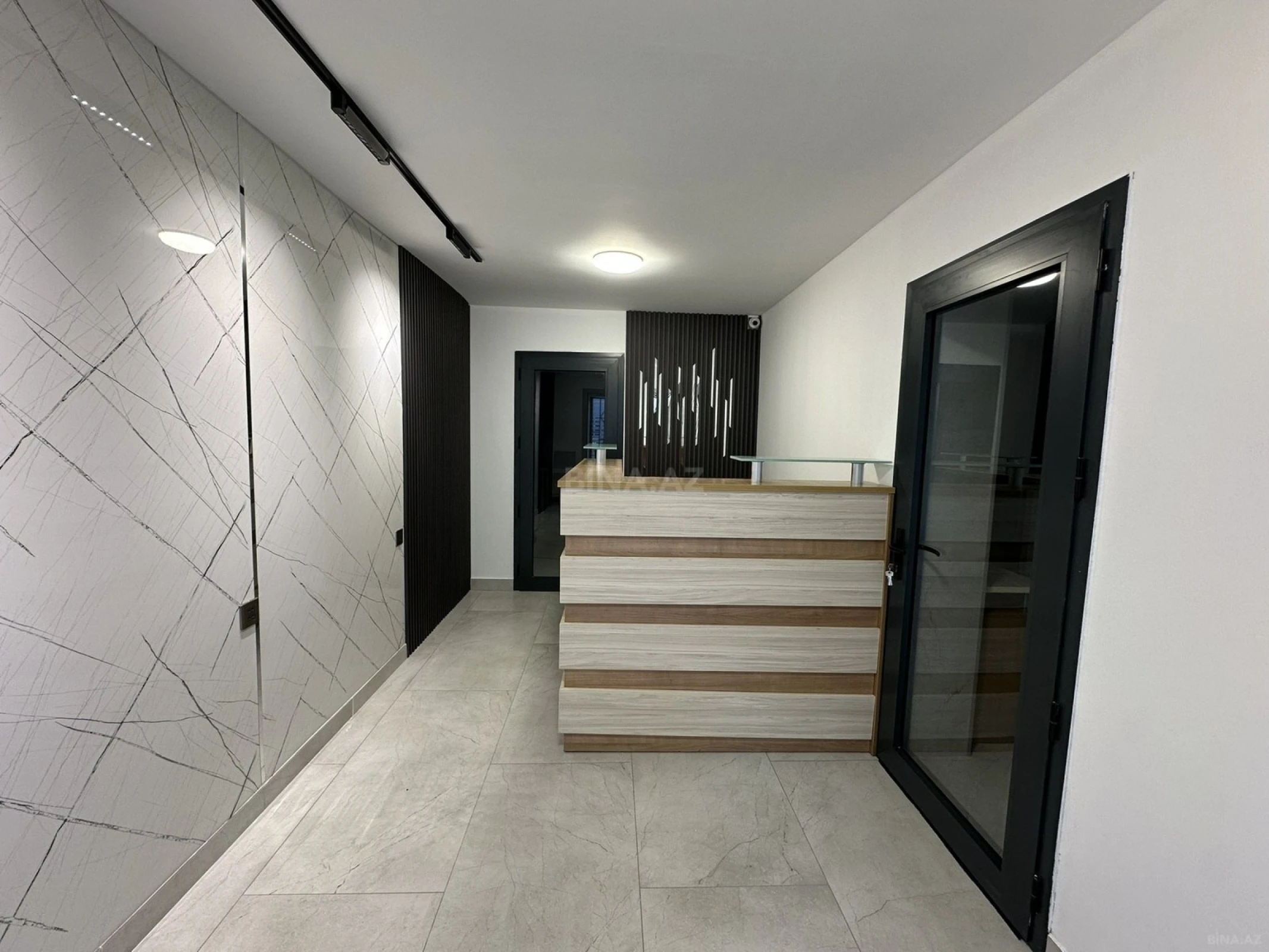 Kirayə verilir 4 otaqlı ofis 104 m²