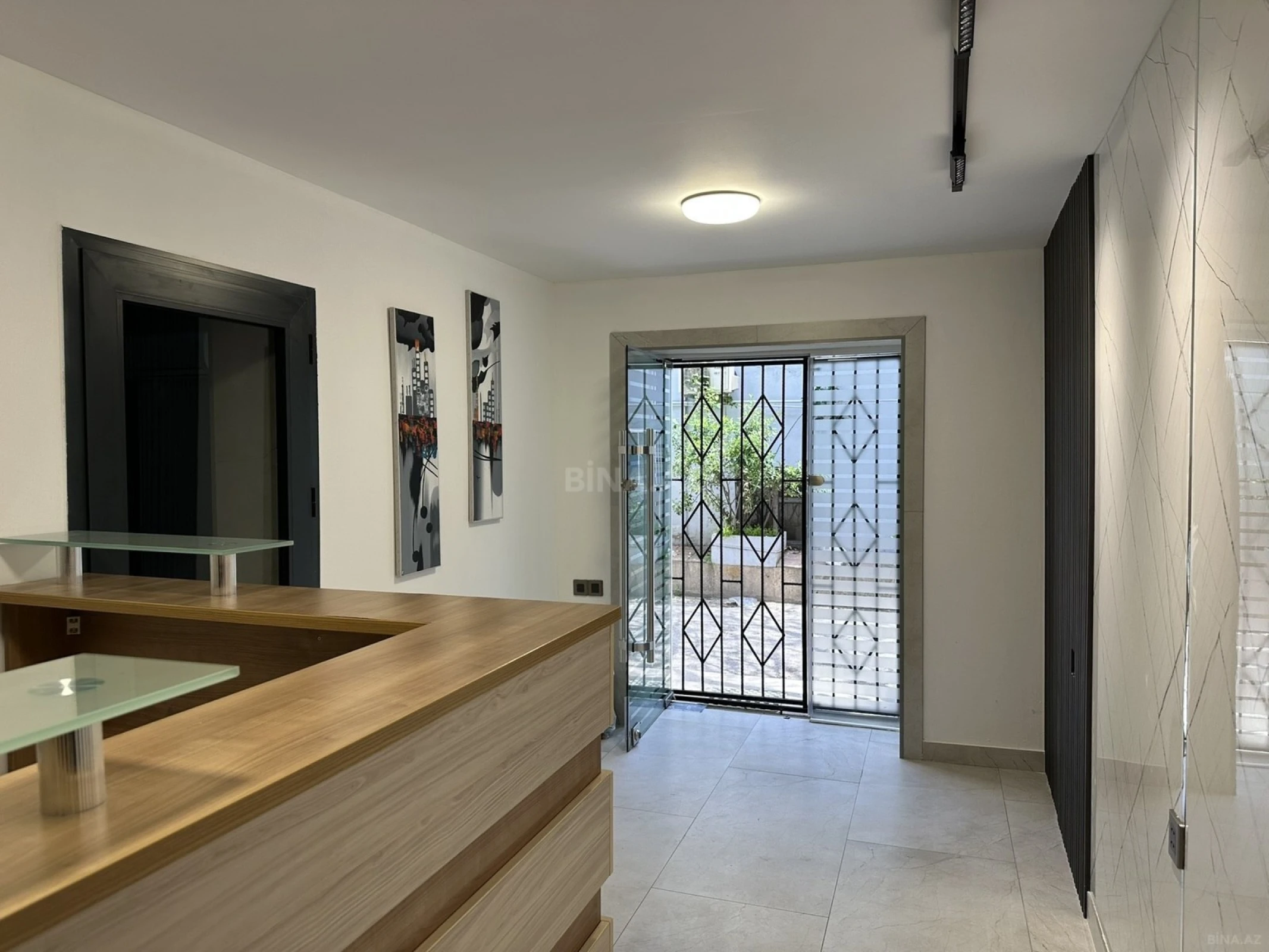 Kirayə verilir 4 otaqlı ofis 104 m²