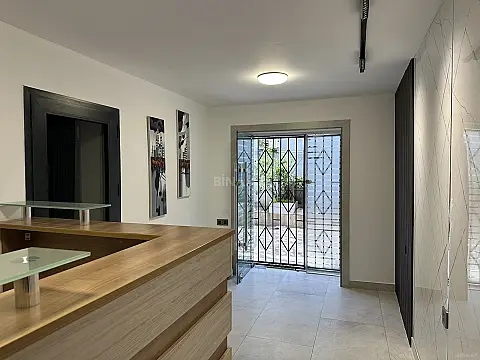 Kirayə verilir 4 otaqlı ofis 104 m²