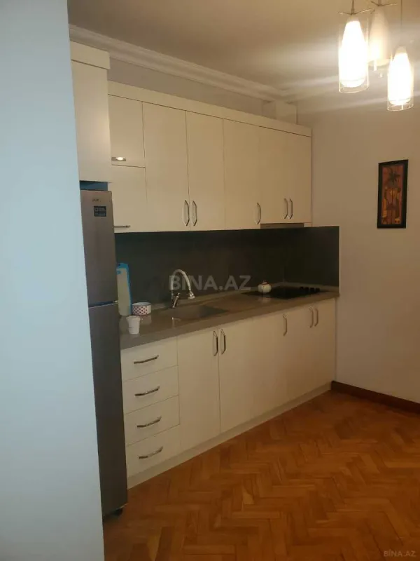 Kirayə verilir 2 otaqlı mənzil 75 m²