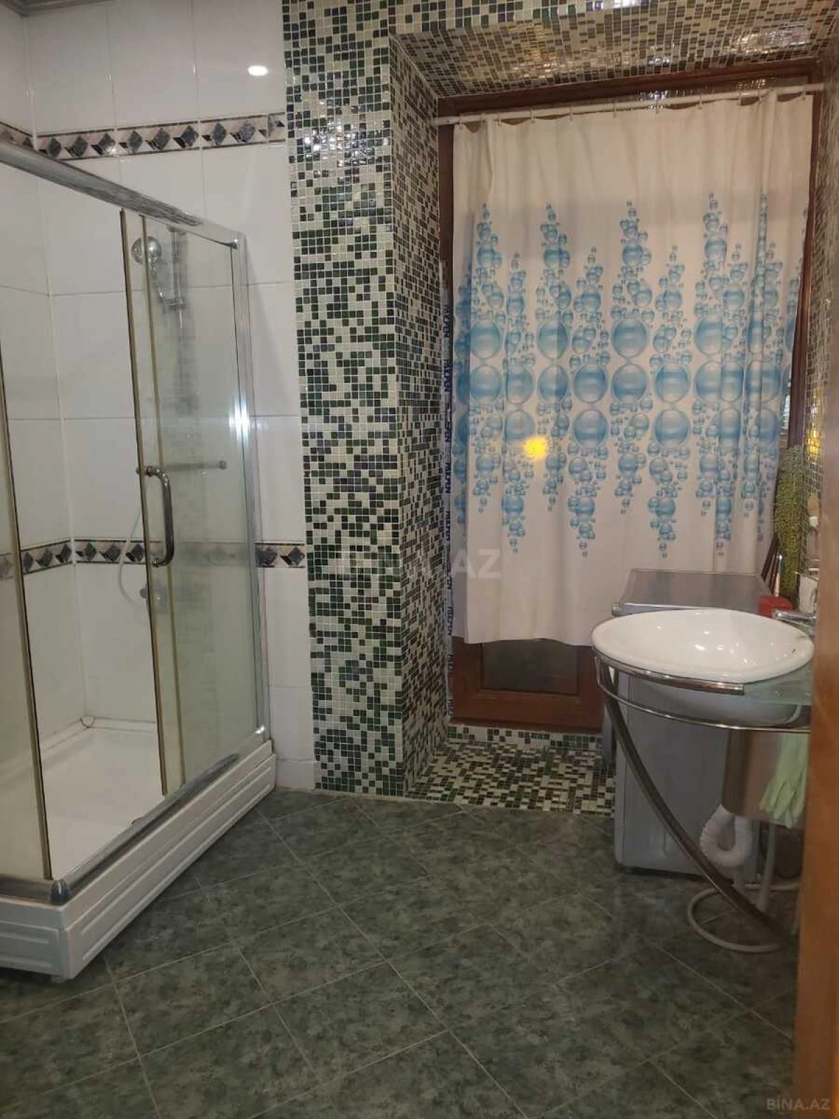 Kirayə verilir 2 otaqlı mənzil 75 m²