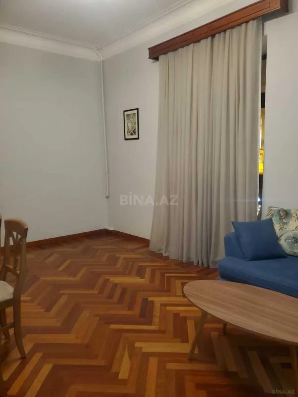 Kirayə verilir 2 otaqlı mənzil 75 m²