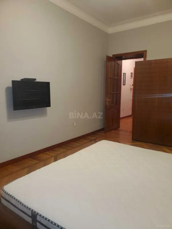 Kirayə verilir 2 otaqlı mənzil 75 m²