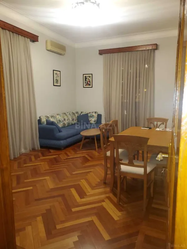 Kirayə verilir 2 otaqlı mənzil 75 m²