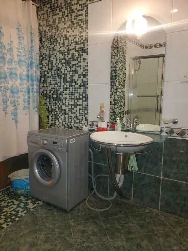 Kirayə verilir 2 otaqlı mənzil 75 m²