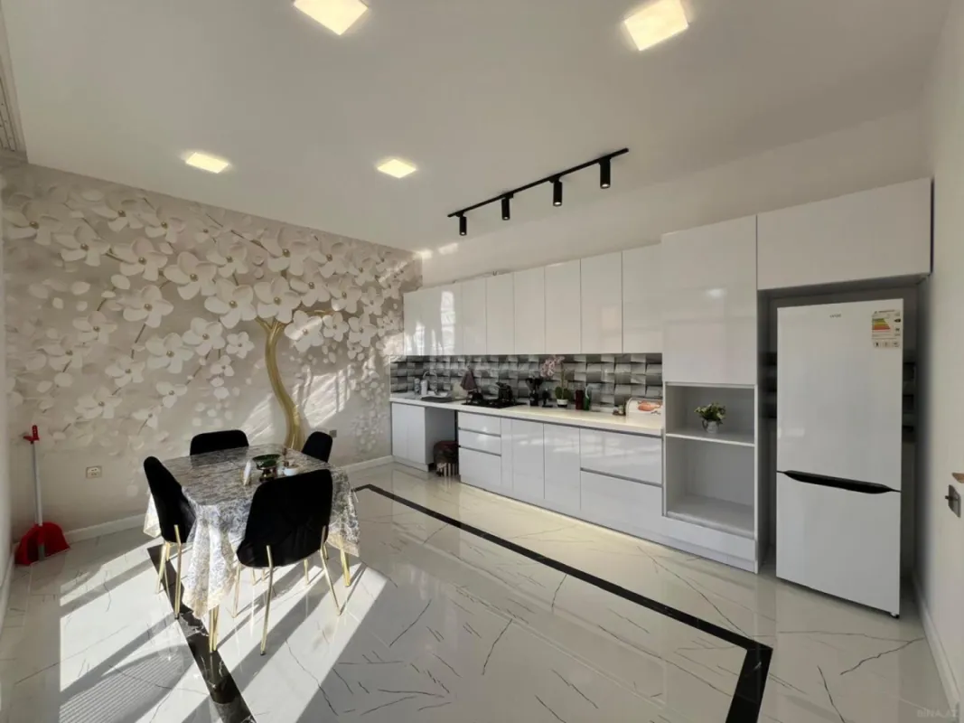 Satılır 5 otaqlı həyət evi 155 m²