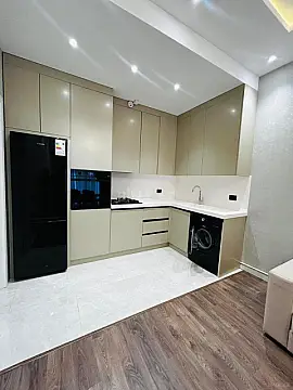 Kirayə verilir 2 otaqlı mənzil 80 m²