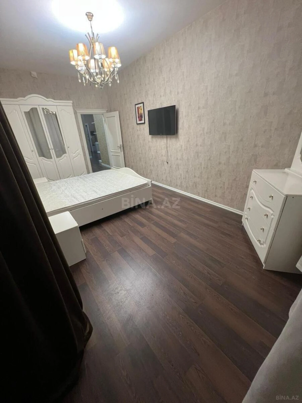 Kirayə verilir 3 otaqlı mənzil 140 m²