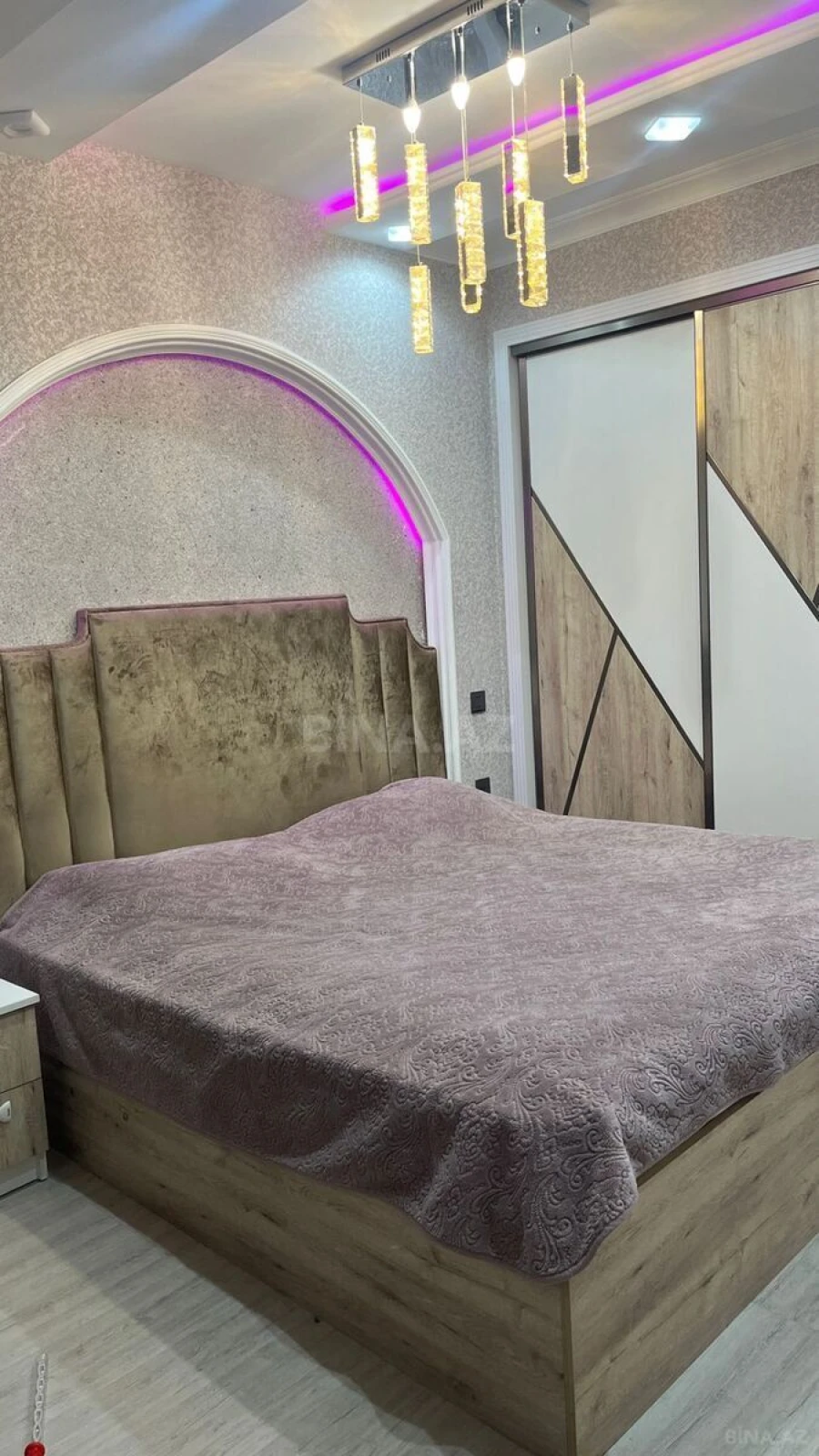 Satılır 3 otaqlı mənzil 122 m²