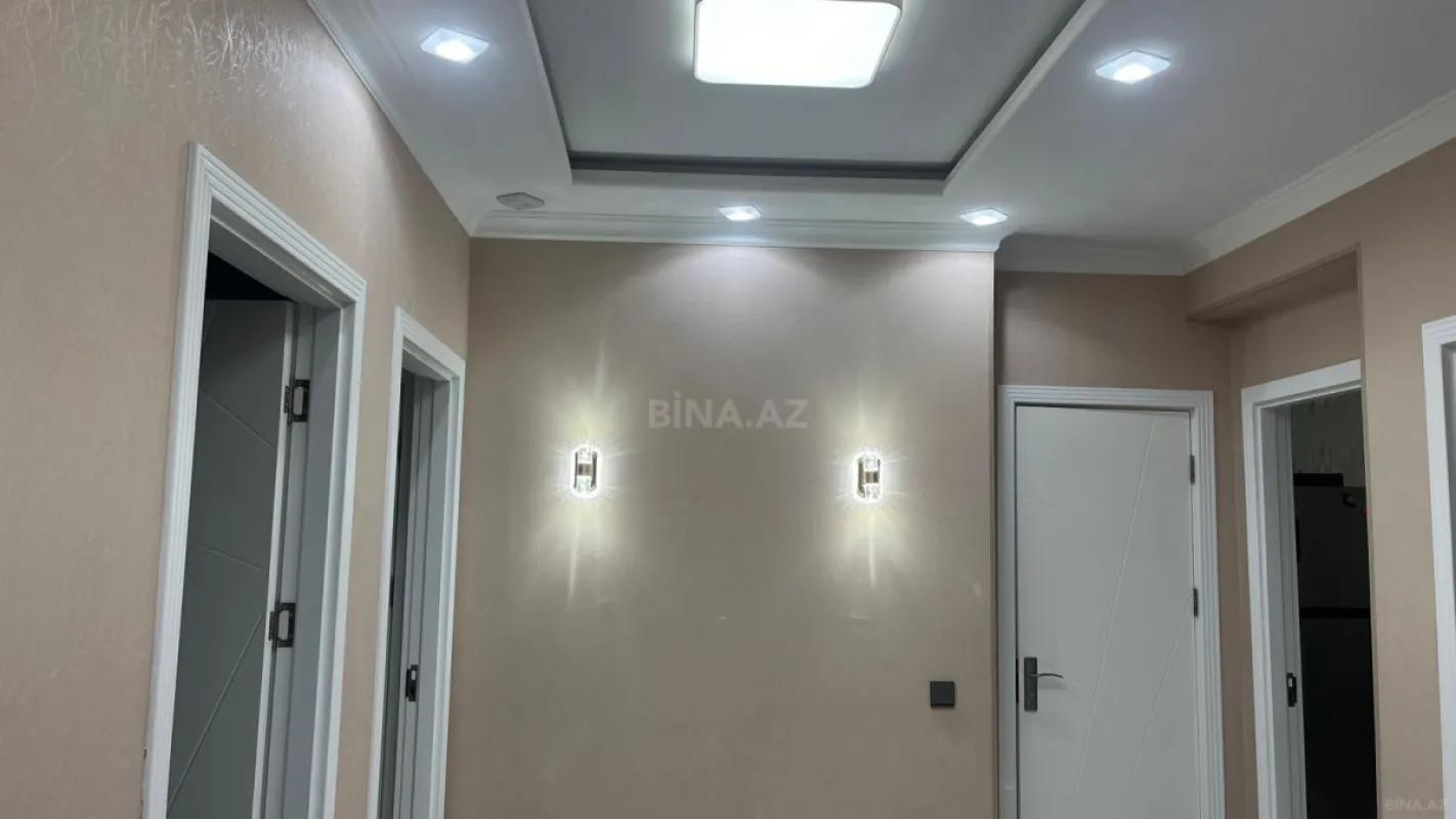 Satılır 3 otaqlı mənzil 122 m²