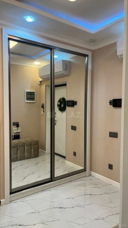 Satılır 3 otaqlı mənzil 122 m²