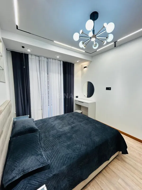 Kirayə verilir 2 otaqlı mənzil 85 m²