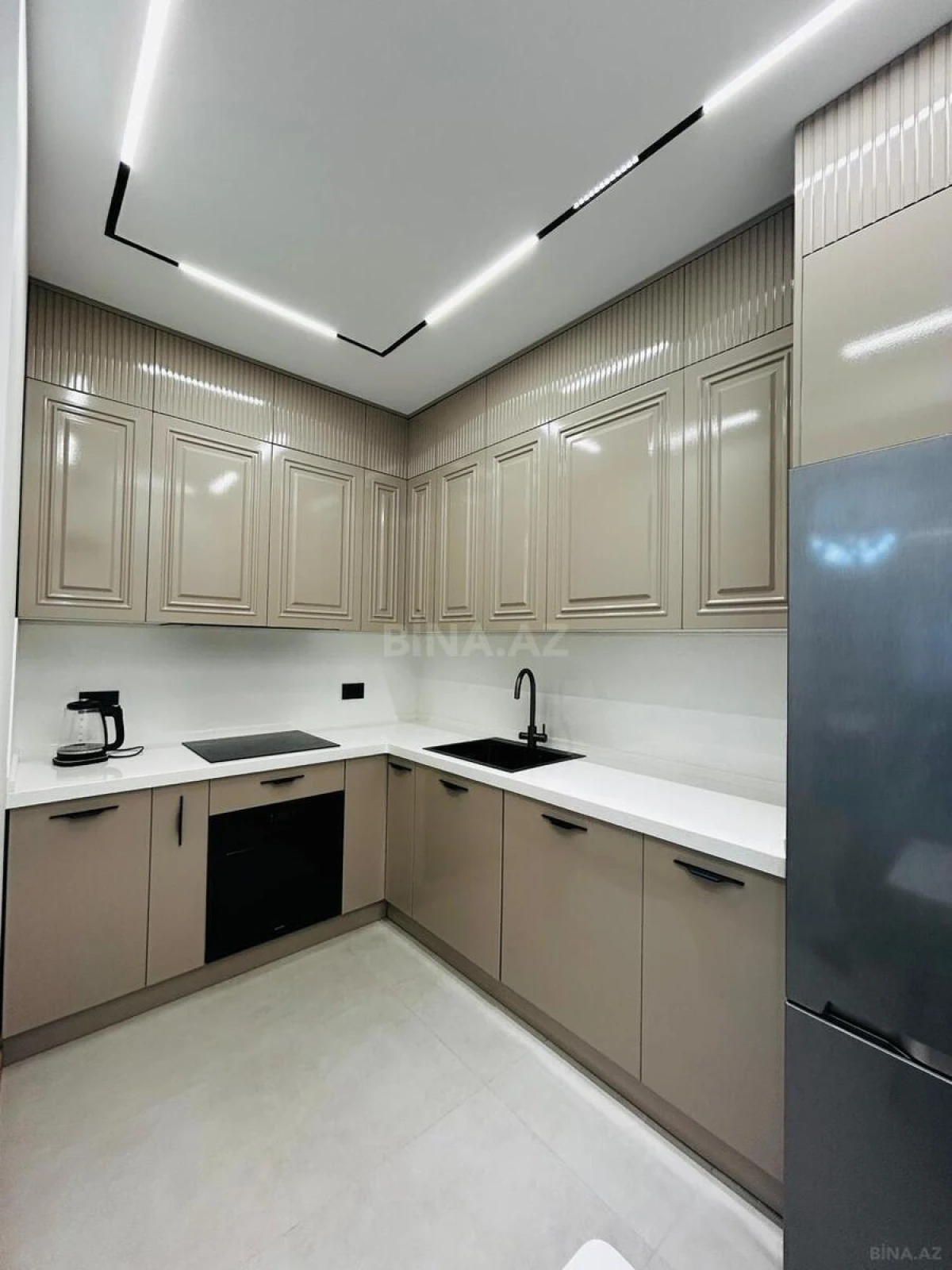 Kirayə verilir 2 otaqlı mənzil 85 m²