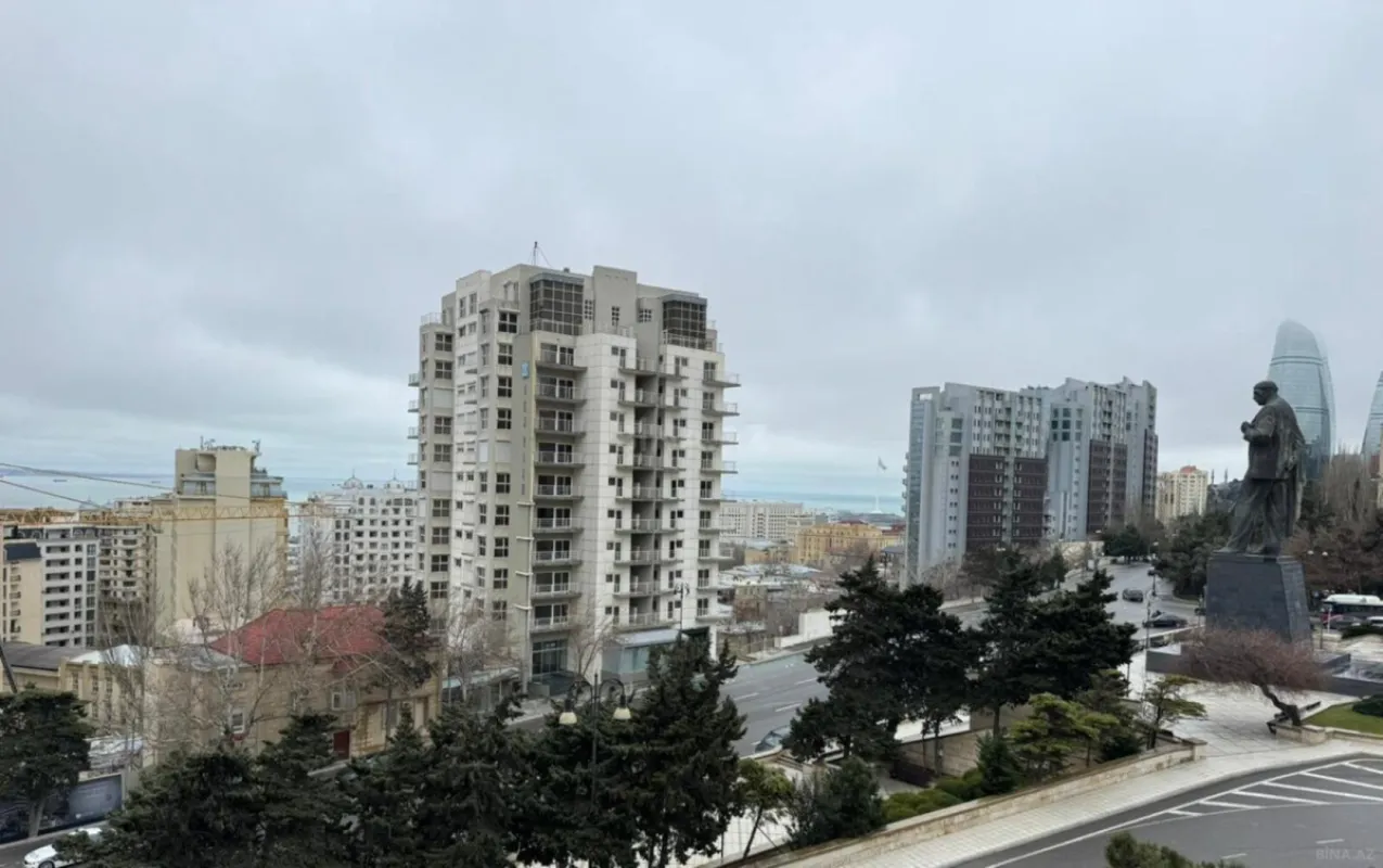 Satılır 2 otaqlı mənzil 60 m²