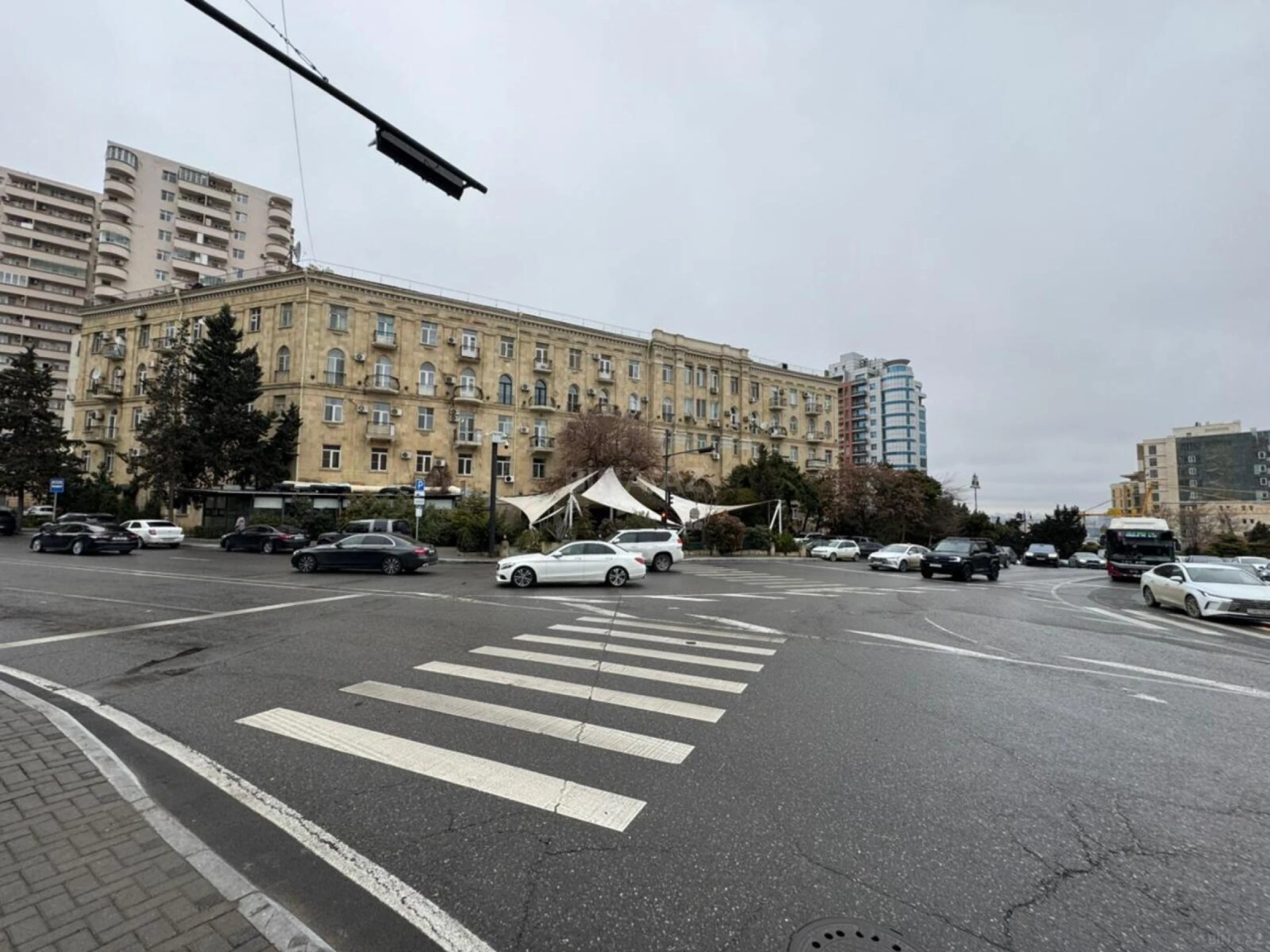 Satılır 2 otaqlı mənzil 60 m²