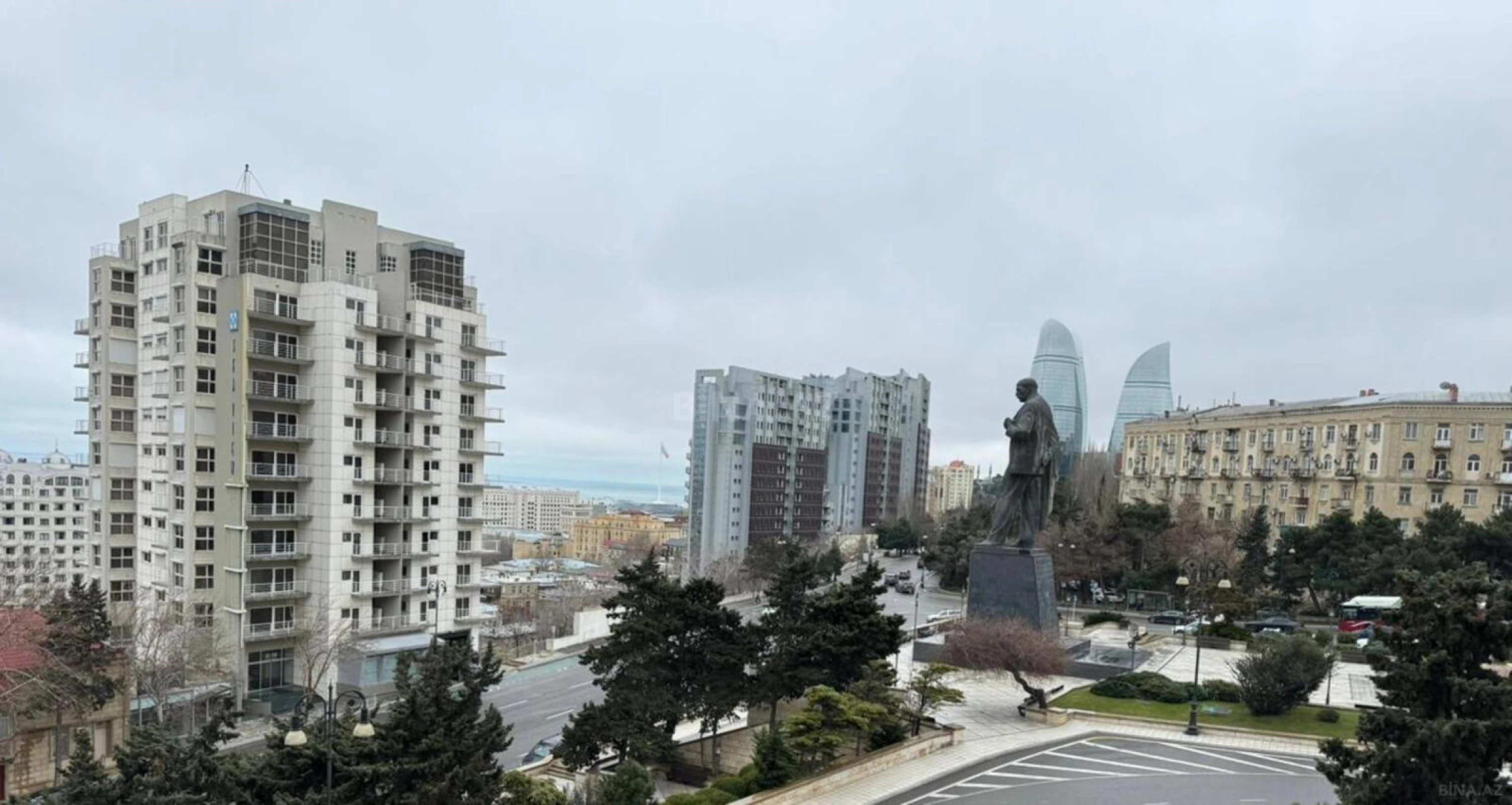 Satılır 2 otaqlı mənzil 60 m²