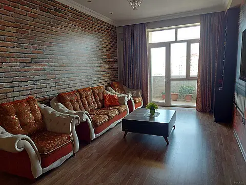 Kirayə verilir 3 otaqlı mənzil 130 m² — Bakı, Şəhər mərkəzi 3 otaq 130.00 m²