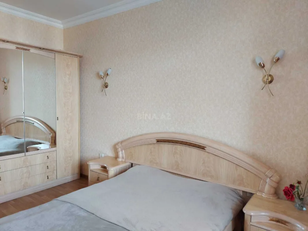 Kirayə verilir 3 otaqlı mənzil 130 m²