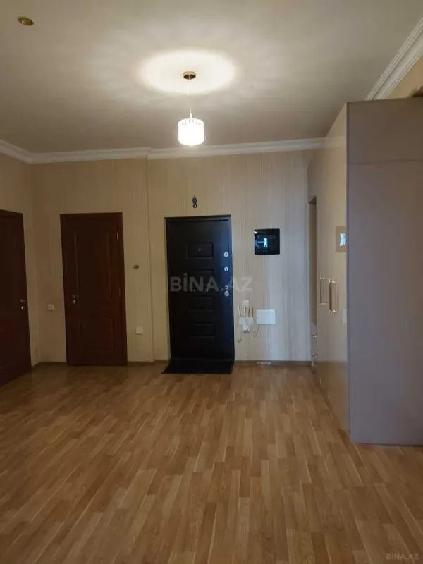 Kirayə verilir 3 otaqlı mənzil 130 m²