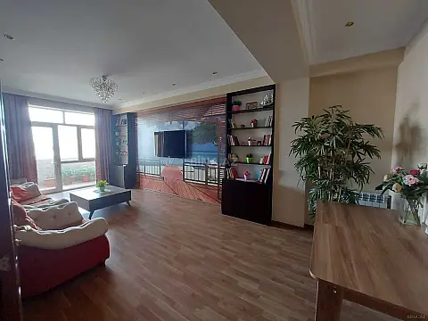 Kirayə verilir 3 otaqlı mənzil 130 m²