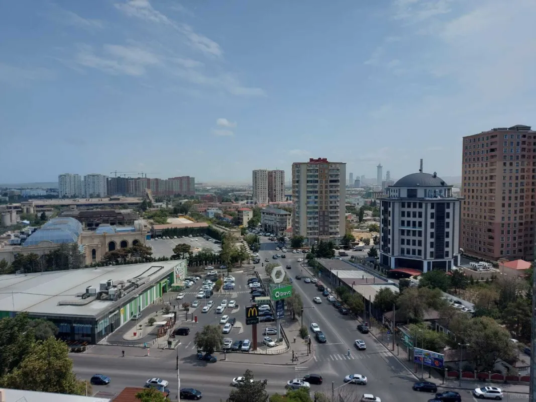 Kirayə verilir 3 otaqlı mənzil 130 m²