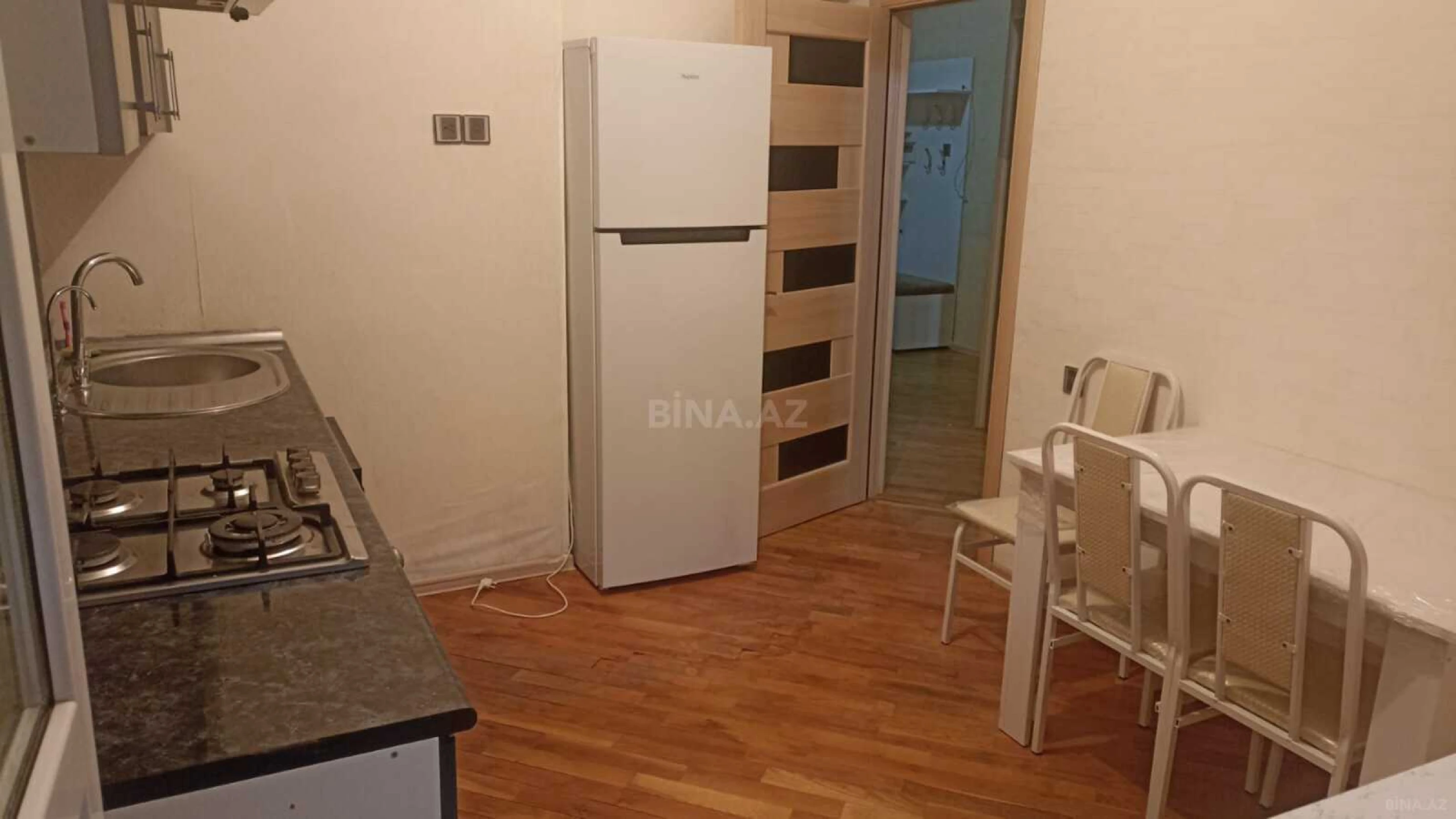 Kirayə verilir 2 otaqlı mənzil 75 m²