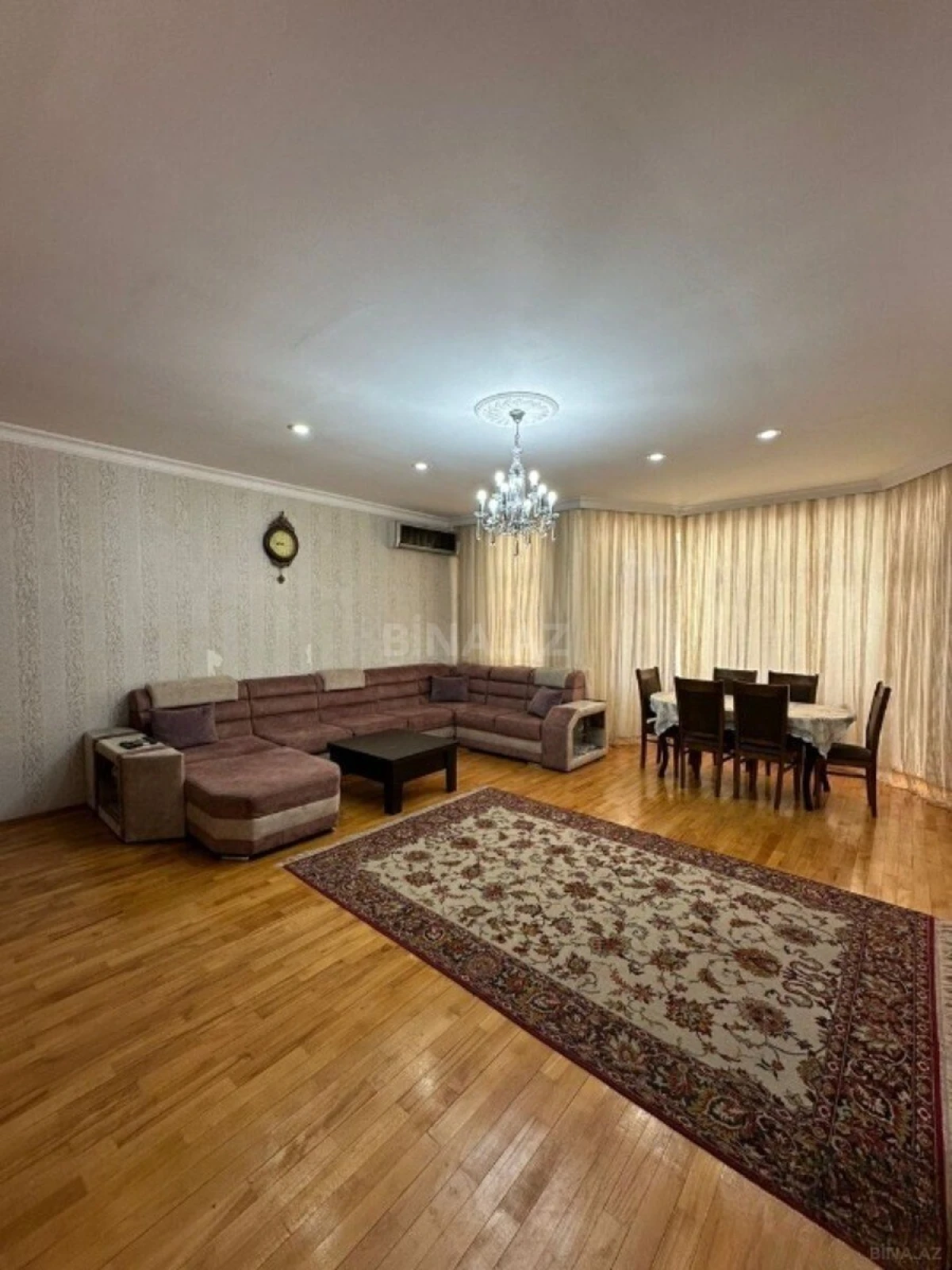 Satılır 3 otaqlı mənzil 153 m²