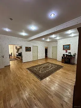 Satılır 3 otaqlı mənzil 153 m²