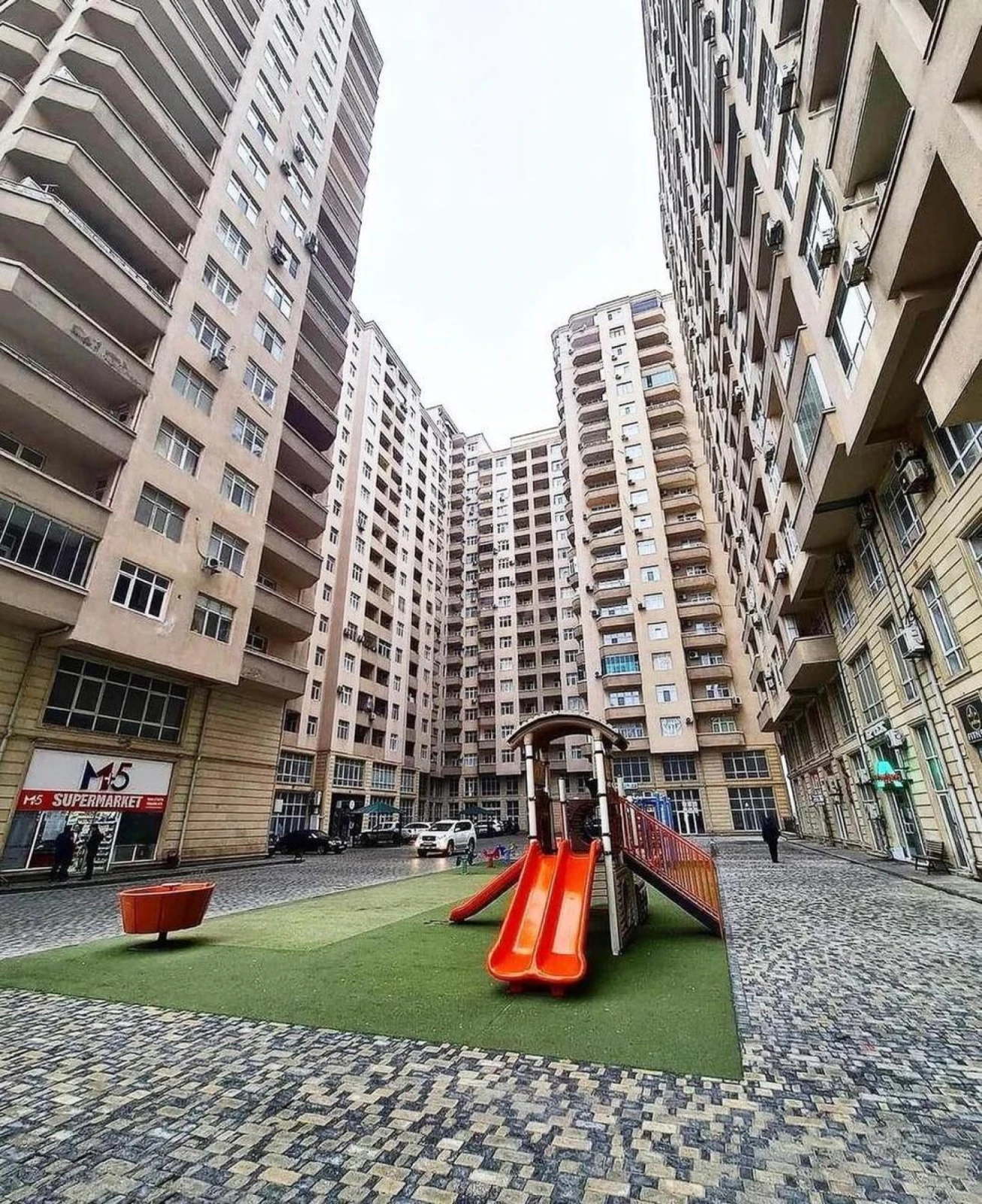 Satılır 3 otaqlı mənzil 153 m²