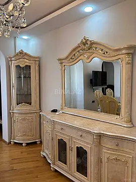 Satılır 4 otaqlı mənzil 130 m²