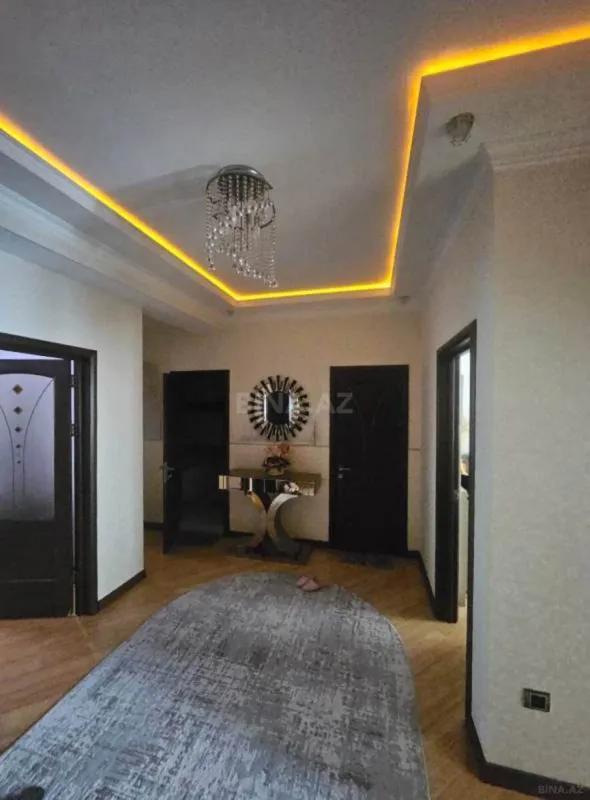 Satılır 3 otaqlı mənzil 140 m²