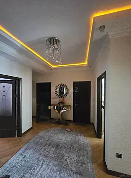 Satılır 3 otaqlı mənzil 140 m²