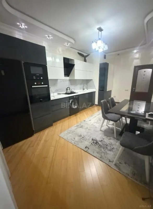 Satılır 3 otaqlı mənzil 140 m²