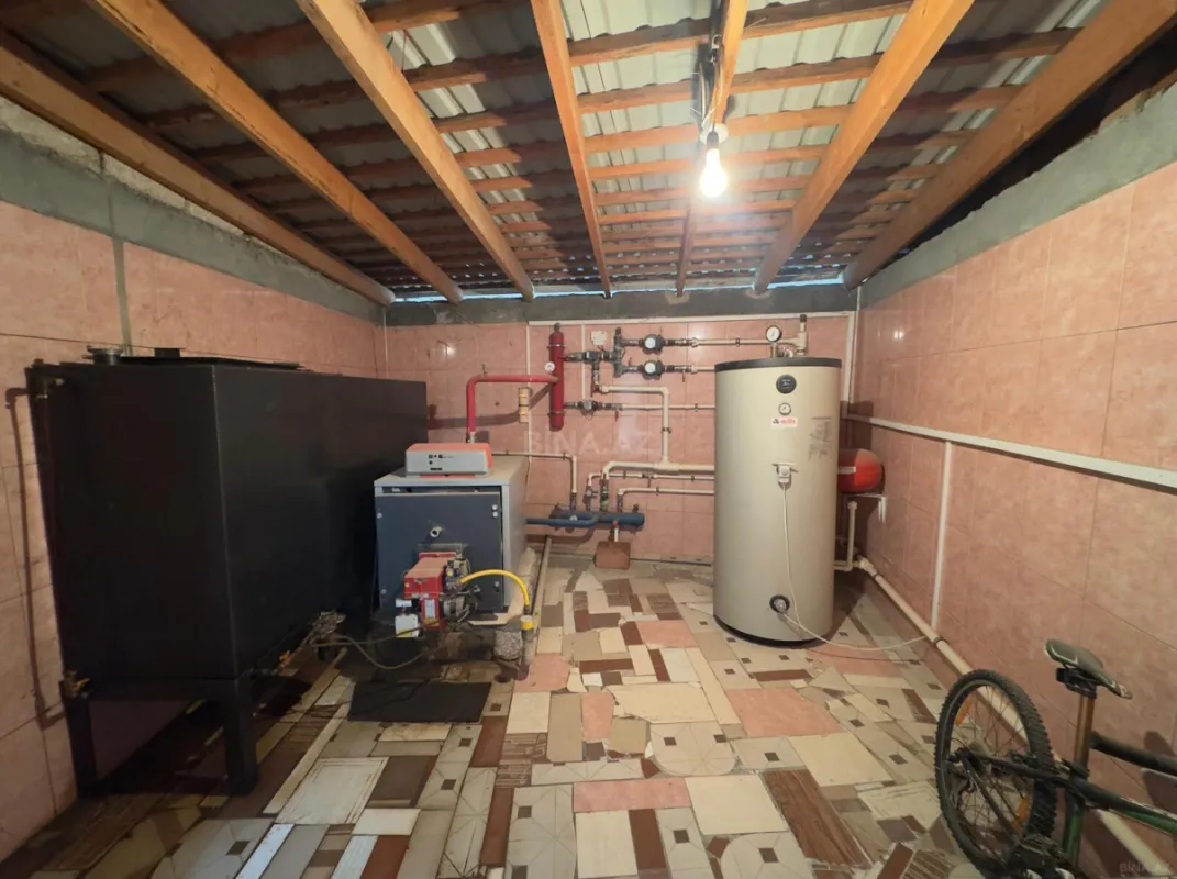 Satılır 6 otaqlı həyət evi 600 m²