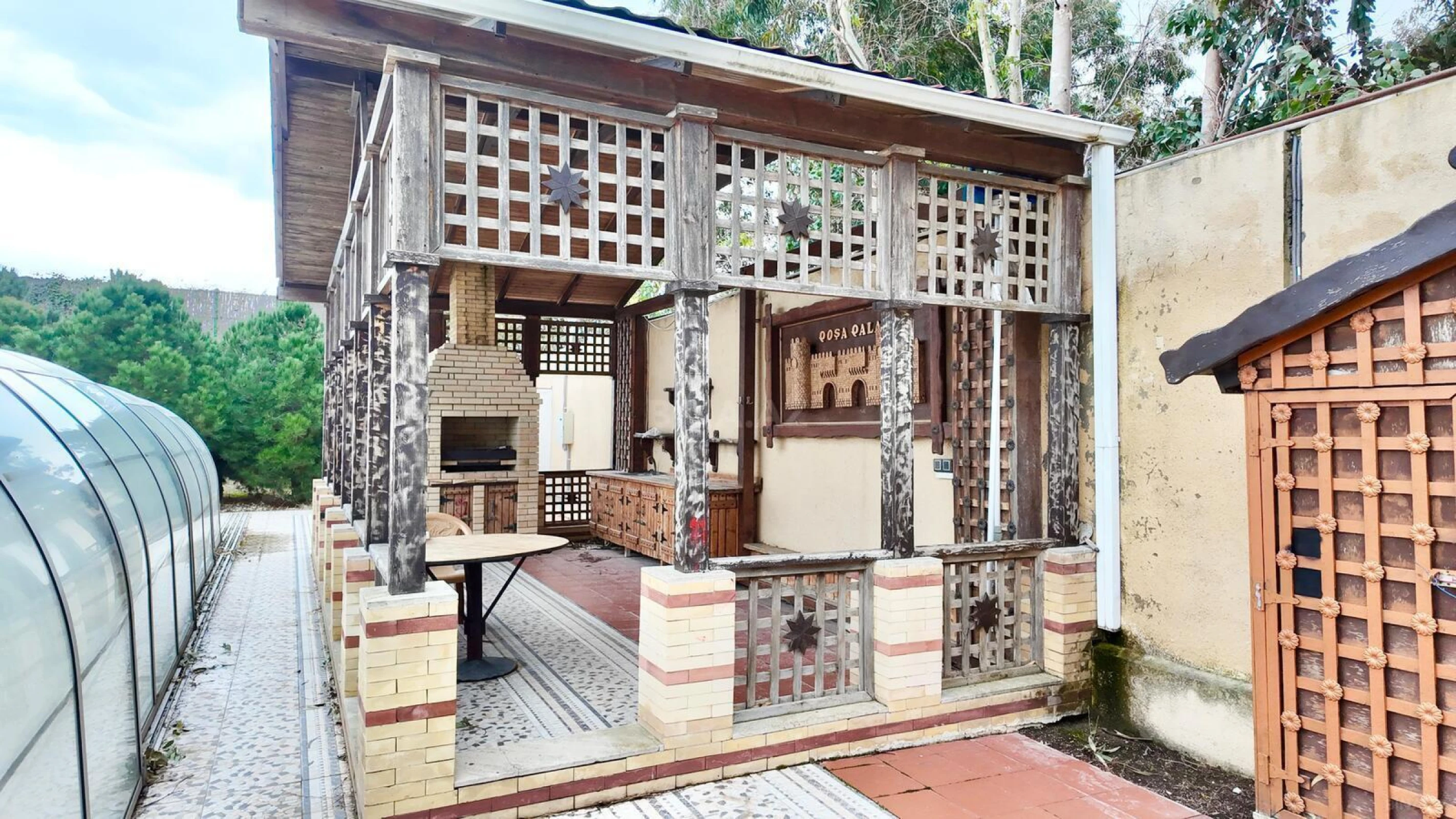 Satılır 6 otaqlı həyət evi 600 m²