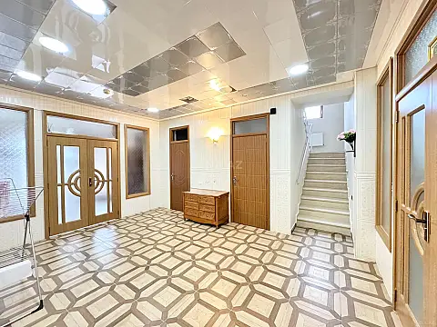 Satılır 6 otaqlı həyət evi 600 m²