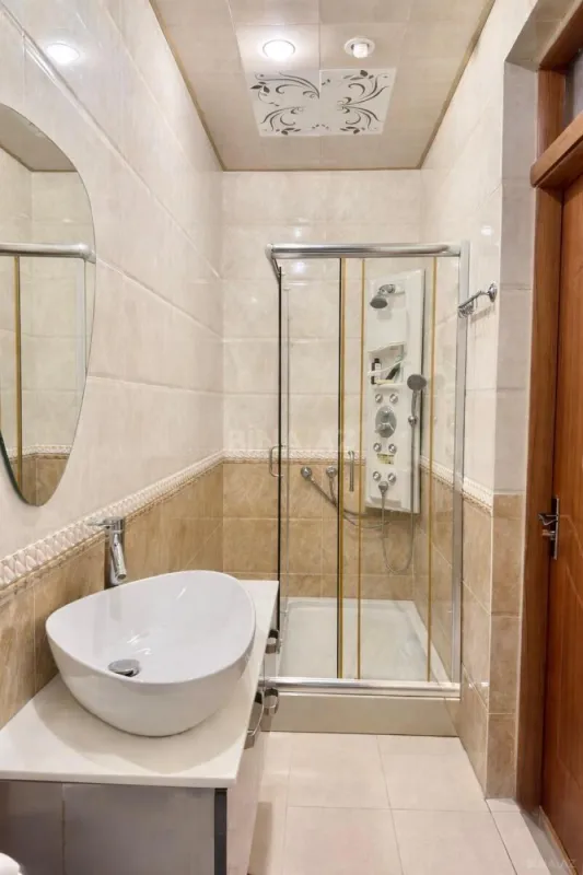 Satılır 6 otaqlı həyət evi 600 m²