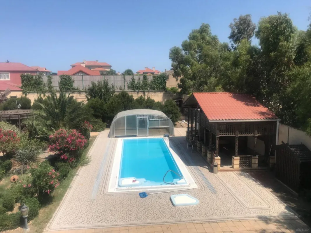 Satılır 6 otaqlı həyət evi 600 m²