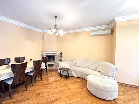 Satılır 6 otaqlı həyət evi 600 m²